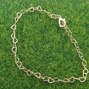 Elegant Gold Tone Delicate Heart Bracelet B3419